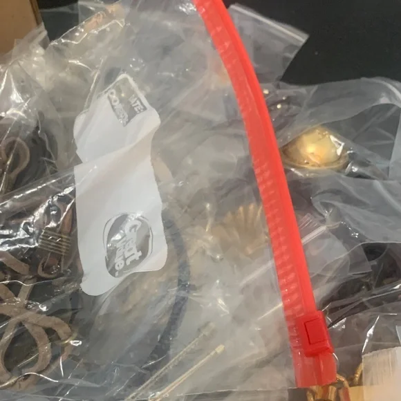 PM #A Vintage to now pre bagged jewelry and accessories grab bag - Picture 4 of 7